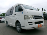 スタッフが車内を綺麗にクリーニングしております☆