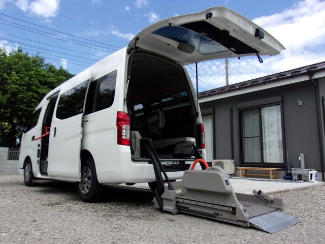 NV350キャラバン 2.5 チェアキャブ D仕様 車いす4脚 アラウンドビュー ドラレコ