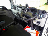 キャンター 3.0 セミロング 全低床 ディーゼル 3t 4段クレーン付 登録済み未使用車