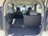 シートが独立で倒れてくれるので大型の荷物も積み込み可能!