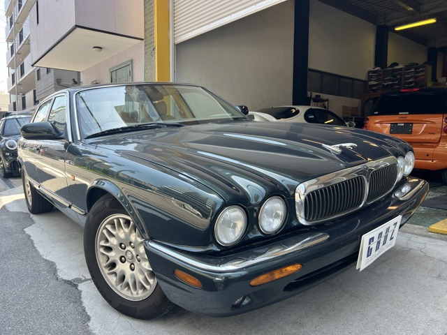 XJ XJ エグゼクティブ 3.2-V8 