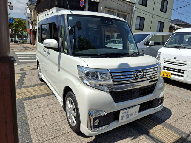 ダイハツ タントカスタム 