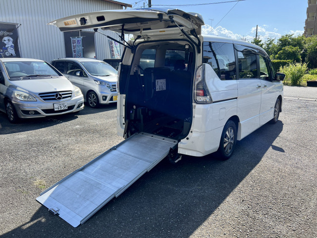 日産 セレナ 
