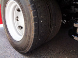 まだまだ活躍できます。  当社では車両を現状で販売することは少なくリノベーションし、長く使用できる車両をご提供しています。ユニック車・クレーン付きトラック・4ダン ラジコン・3トン