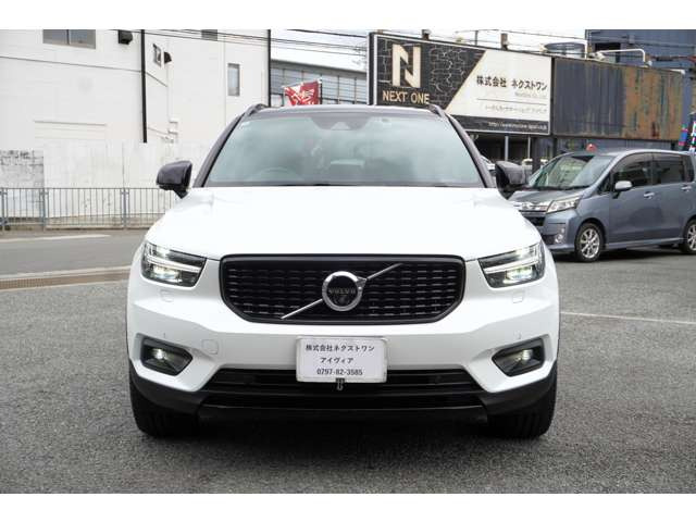 ボルボ XC40 B4 AWD Rデザイン 4WD 全プラン2年保証付 パワーバック