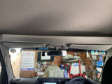 便利なオーバーヘッドシェルフ付き