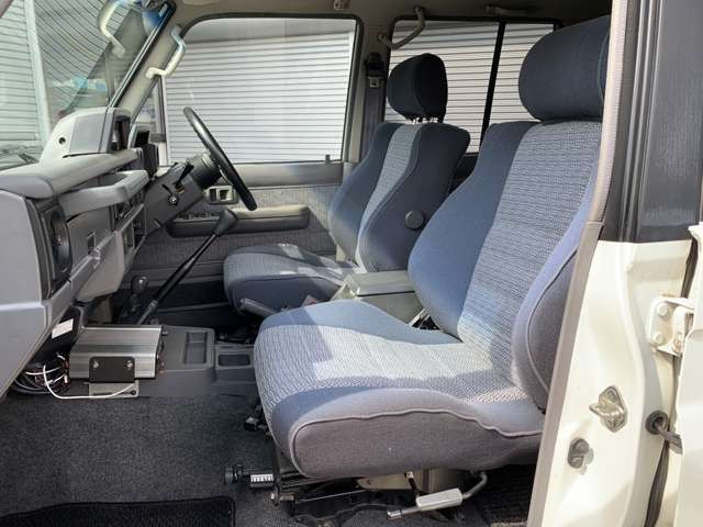 トヨタ ランドクルーザー70 4.2 ZX ディーゼル 4WD 前後リーフ