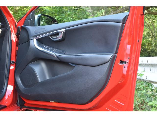 ボルボ V40 T5 Rデザイン 純正ナビ セーフティーパッケージ TRC の中古
