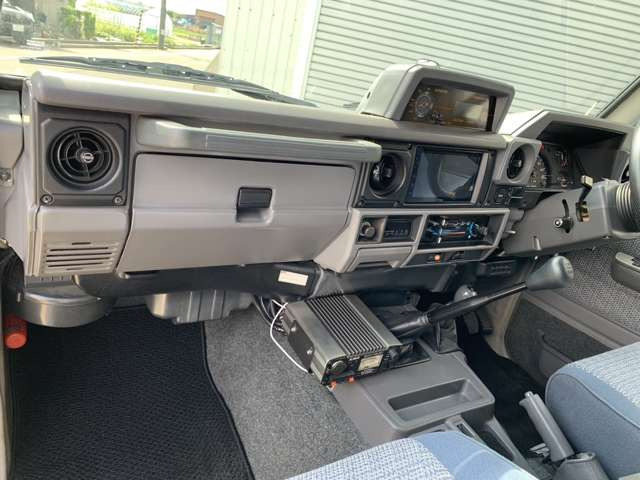 トヨタ ランドクルーザー70 4.2 ZX ディーゼル 4WD 前後リーフ