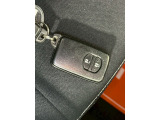 【スマートキー】 車内へのアクセス楽々、今や必須アイテムの「スマートキー」には、キー複製防止「イモビライザー」まで備わっております。