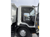運転席側からみた内装:いすゞフォワードLゲート(Fゲート)ダンプ!走行距離5万㎞台!オートコボレーン(シート自動開閉装置付),車検1年付,F6速,HSA,オートサイドミラー,キーレスキー,記録簿R7点検整備有