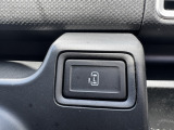 ●【パワースライドドア】スマートキーや運転席のスイッチでスライドドアの開閉が可能♪電動だから力を入れてドアを開ける必要が無く、小さいお子様でも、重い荷物を持っている時もワンタッチで開閉可能で便利です☆
