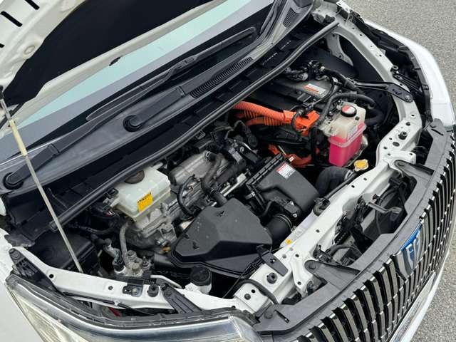 トヨタ エスクァイアハイブリッド 1.8 Gi 禁煙車/1オーナー/社外17AW