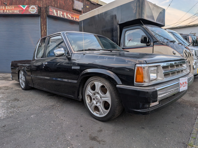 B2200 左ハンドル