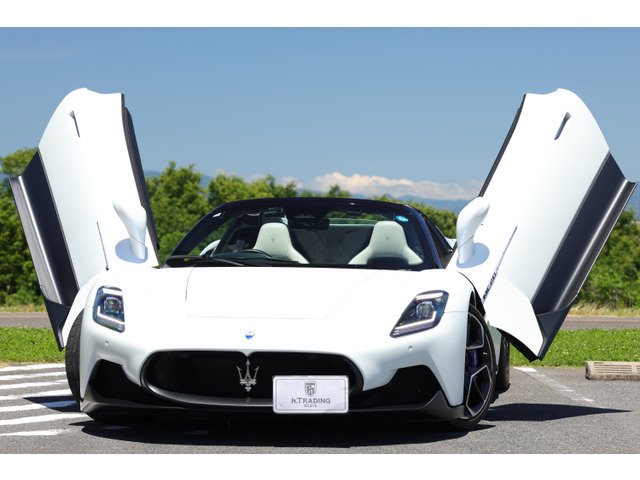 マセラティ MC20チェロ 