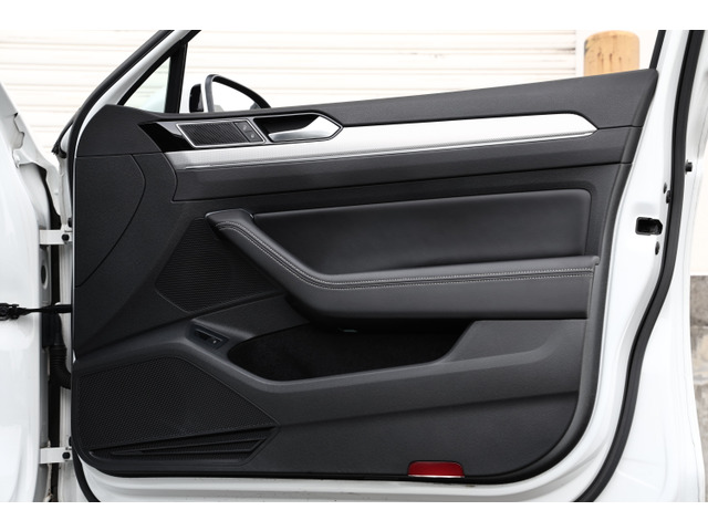 フォルクスワーゲン パサートヴァリアント 2.0 TSI Rライン 7DSG