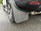 オプション装備の、マッドフラップも付いております。