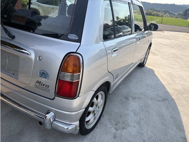 ダイハツ ミラジーノ ミニライトスペシャル・タイヤ新・ナビ の中古車