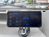 後付けのカーナビ。中華製で、動作に多少のラグはあるもののスマホと接続でき、かなり重宝します。