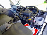 AC PS PW SRS ABS 集中ドアロック Bluetooth ルームミラー式バックモニター ターボ 排気ブレーキ 車線逸脱警報装置 衝突被害軽減ブレーキ フロア5MT