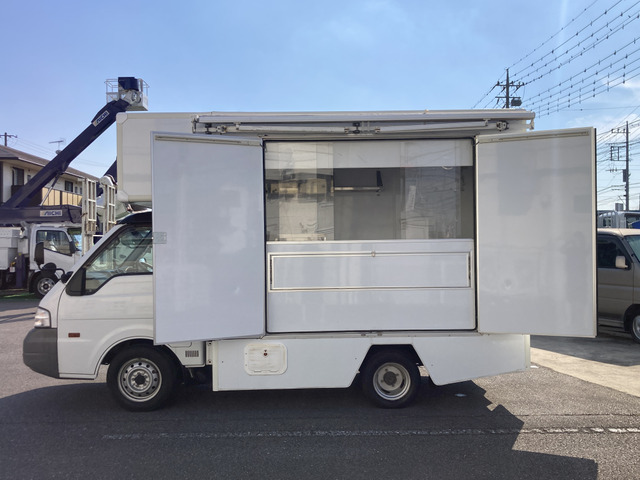 バネットトラック  移動販売車・対面式カウンター・冷蔵冷凍庫