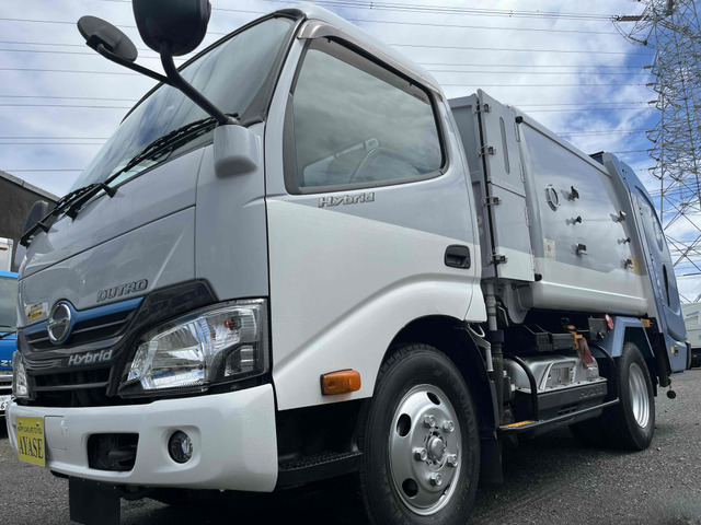 デュトロ 塵芥車 2t積み巻込み式パッカー車4.2㎥新明和