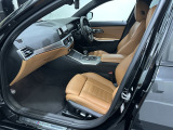 快適なパワーシート・シートヒーターが装備されています。運転席・助手席共に使用感もほとんどなく、とても綺麗な状態です。レザーシート表皮の擦れも見受けられません。
