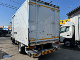 エルフ 冷蔵冷凍車 格納ゲート付きワイドロング冷凍車