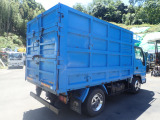 最大積載量:2000kg 車両重量:3200kg 車両総重量:5365kg