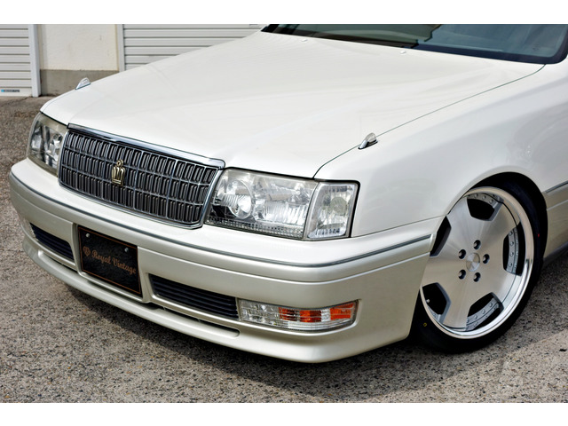 トヨタ クラウン 2.5 ロイヤルサルーン アニバーサリーパッケージ 新品