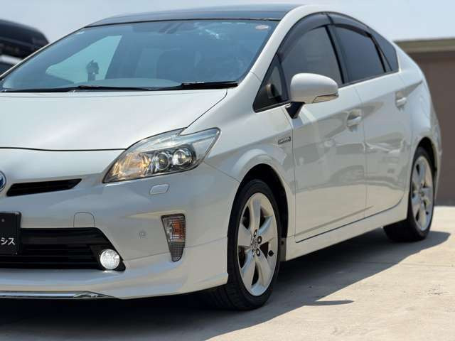 トヨタ プリウス 1.8 G ツーリングセレクション サンルーフ ソーラー