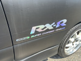 RX-Rのバイナルは自作ステッカーに変えられています。角度により、色が変わって見えます