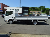 【車総重量】4495kg 【全 長】599cm 【全 幅】189cm 【全 高】214cm 【装 備】AC、PS、PW、AB、ABS、