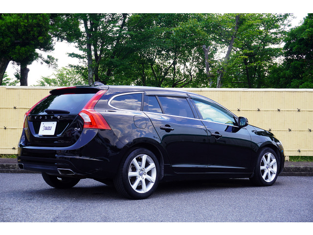 ボルボ V60 D4 SE ディーゼル の中古車詳細 (94,000km, ブラック, 岐阜