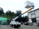 バケット容量120㎏は作業員1名+工具・資材をのせても余裕があります。