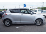 3ヶ月・3000kmの無料保証付きです。エンジン、ミッション等の修理の際に金額が大きくなりがちな箇所も無料修理で安心です。最大3年までの有料保証も取り扱っております。