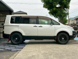 【ガラスコーティング】 当社では【ボディーガラスコーティング】も施工可能です!お車の艶が出て汚れにくく、お手入れも楽ちんです!お気軽にスタッフまでお尋ね下さい!