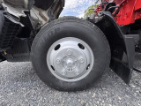 左側前方タイヤ:山あります。✦✦現車確認いただけます✦✦ぜひぜひ直接ご確認いただけますと幸いです。事前にご連絡いただけますとより円滑にご案内させていただいております。よろしくお願いいたします♪