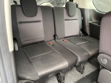 3列目座席もなかなか広々してます!お問い合わせはTEL06-6430-1230 E-mail cars_genesis2007@yahoo.co.jpまで!!☆