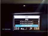 雨の日、雪の日に傘をさしながら中古車選びは嫌ですよね。当店なら安心。電話予約をいただければ屋根下へ移動しておきます。雨でも雪でもじっくりご覧いただけます。