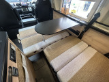 ダイネットも簡単にベッド展開可能です!寸法は185cm&times;120cmとなっております!ベッド展開時にもテーブルが使用可能です!
