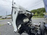 キャビン下:サビ無しです。画像の奥、右側はみかも山です。みかも山公園の駐車場入り口がございます。また画像左側は『道の駅みかも』様です。当店は栃木市ですが、佐野市との境に位置しております。よろしくお願いいたします