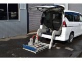 セレナ  4WDチェアキャブ S-ハイブリッド 車椅子輸送車 本州仕入車 リア電動リフト