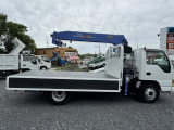 右側荷台:荷台は鉄板ありです‼内寸長さ:375㎝,幅:200㎝,高さ:38㎝。目立つ傷やもちろん凹凸無しです!積載3.5トン‼クレーンはタダノのZR295!2.9トン吊です!!◎◎全国配送承ります◎◎