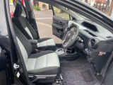 運転席も広々としており、快適にドライブを楽しめますよ〜!!