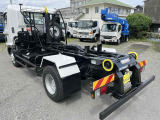 車両総重量7,965キロ!現中型免許、旧普通免許(8t限定)で運転可能!車検証上寸法長さ577&times;幅218&times;高さ242cm!