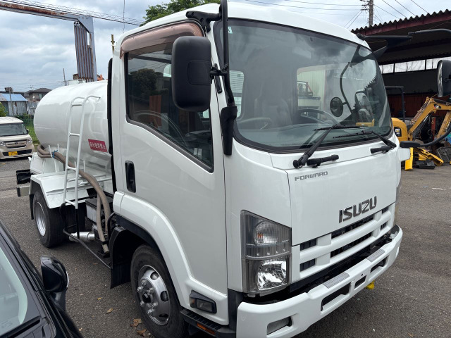 フォワード 散水車 3.85t ETC