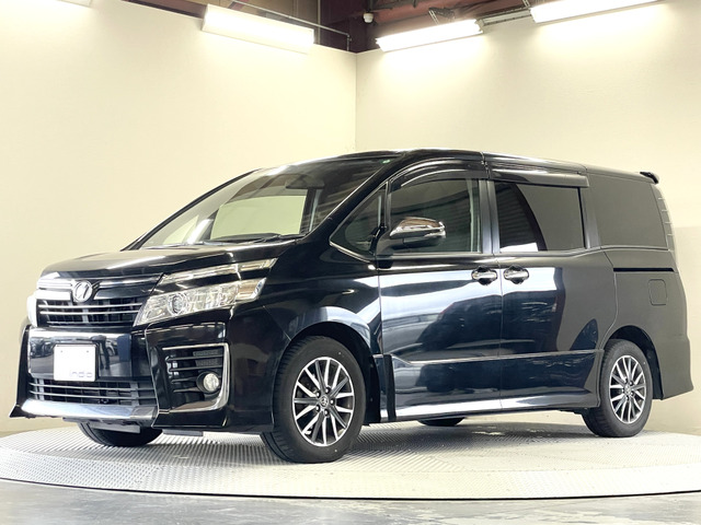 トヨタ ヴォクシー 2.0 ZS 煌