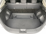 トランクの段差を埋めるオプションBOX付きです。お問い合わせはTEL06-6430-1230 E-mail cars_genesis2007@yahoo.co.jpまで!!☆