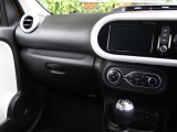 7インチタッチスクリーン[AppleCarPlay&AndroidAuto連携/AM&FMラジオ/USB&times;2/AUX/Bluetooth接続対応]などオプション装備を含め装備も充実しております!!